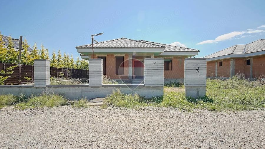 Casă cu Teren 500 Mp în Cristian