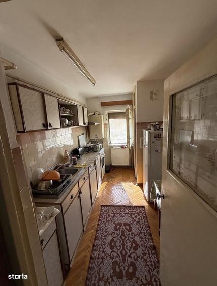 Apartament cu 3 camere decomandat în Micro 17