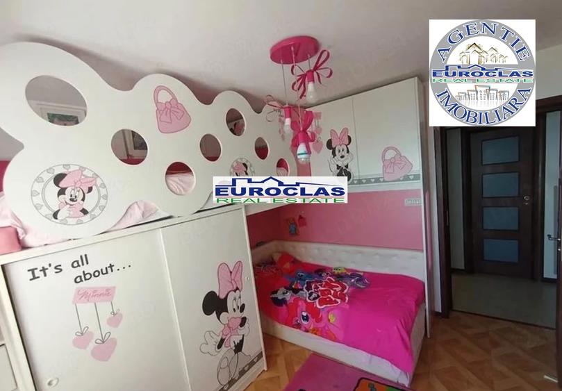 Apartament cu 3 camere decomandat, mobilat în Faleza Nord