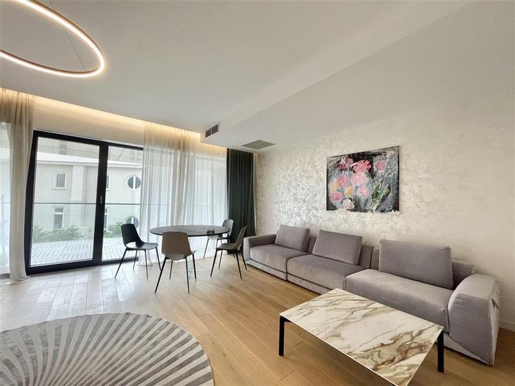 Apartament cu 4 camere decomandat, mobilat în Herăstrău