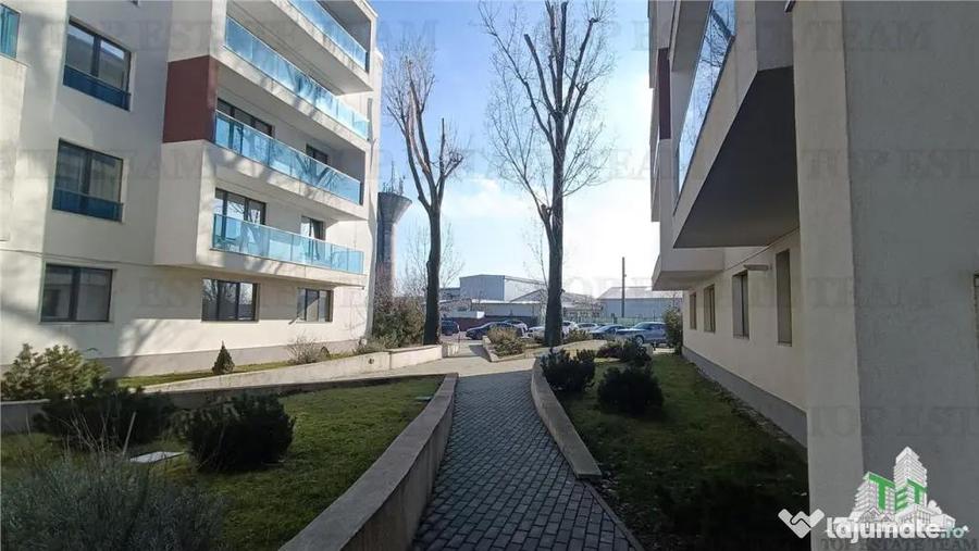 Apartament cu 2 camere semidecomandat, mobilat în Central