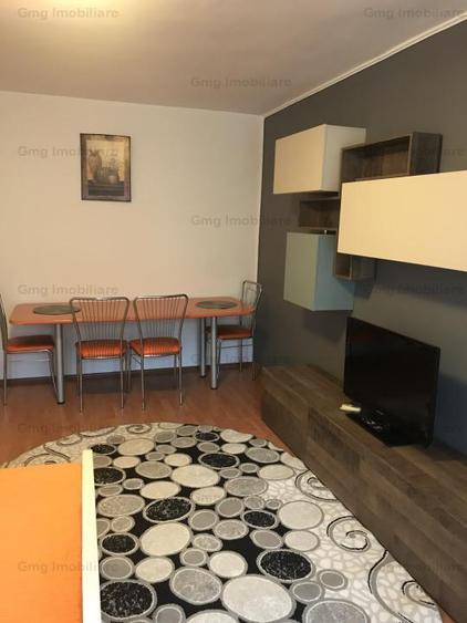 Garsonieră decomandată, mobilată în Tei