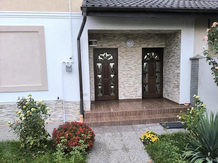 Casă cu 6 camere cu Teren 250 Mp în Central