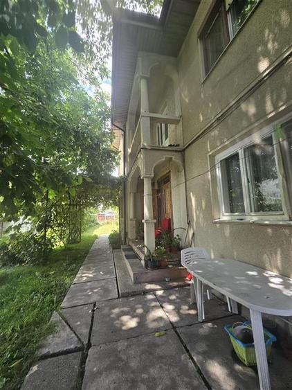 Duplex cu 5 camere cu Canalizare în Central