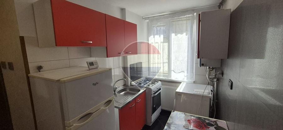 Garsonieră decomandată, mobilată în Central