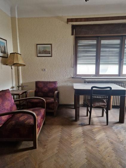 Apartament cu 4 camere circular în P-ța Rosetti