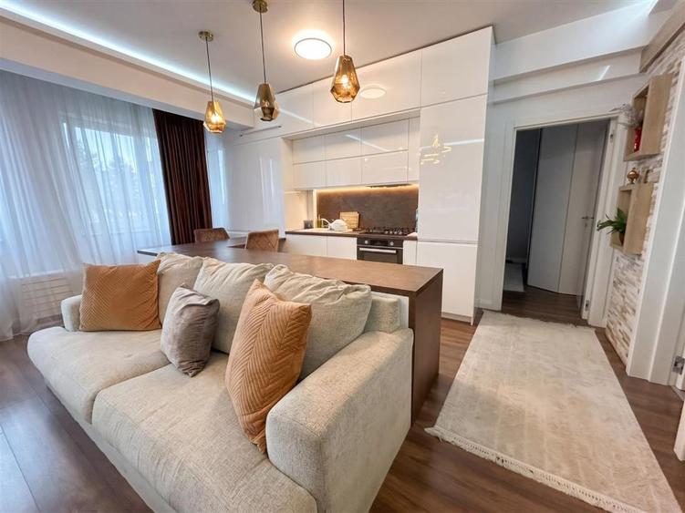 Apartament cu 3 camere decomandat, mobilat în Burdujeni