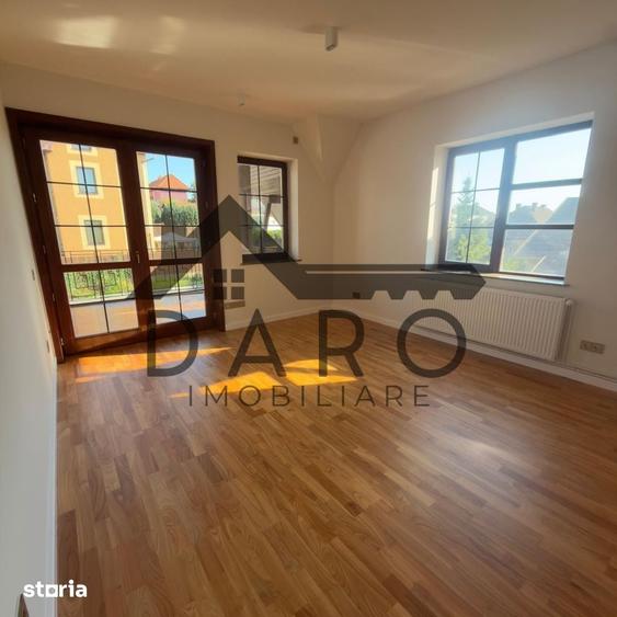 Casă cu 7 camere cu Teren 520 Mp în Platou