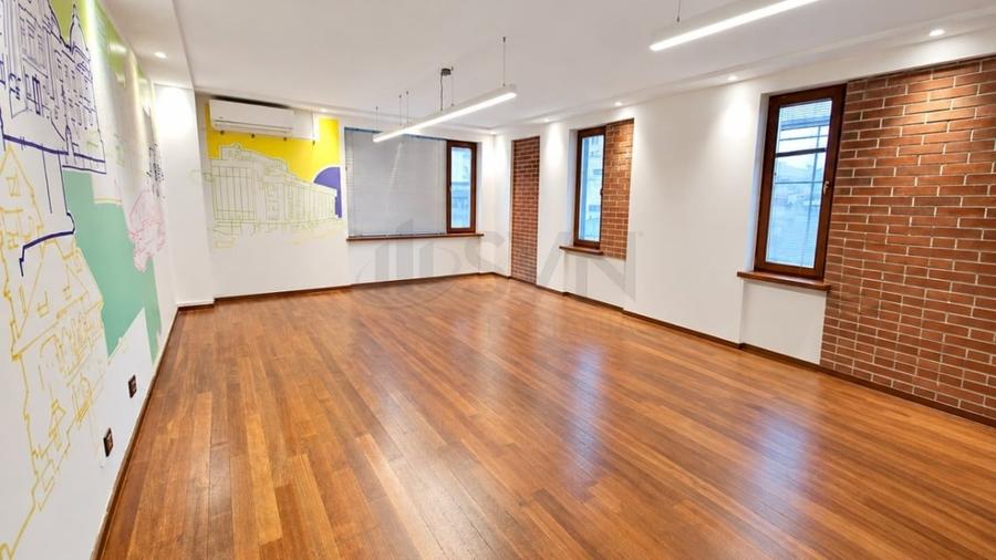 Apartament cu 6 camere semidecomandat în Dorobanți