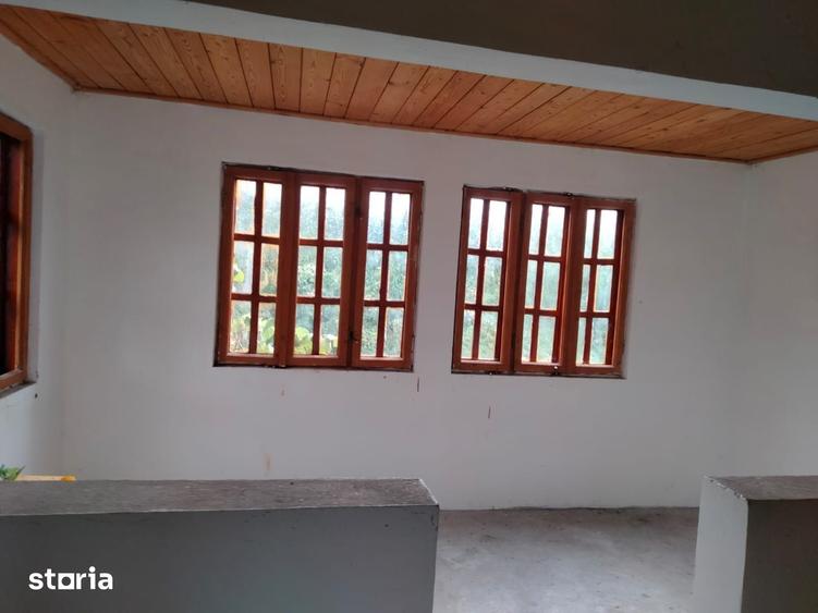 Casă cu 3 camere cu Teren 2880 Mp în Băbana
