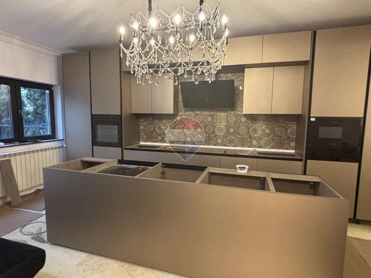 Duplex cu 6 camere cu Teren 350 Mp în Central