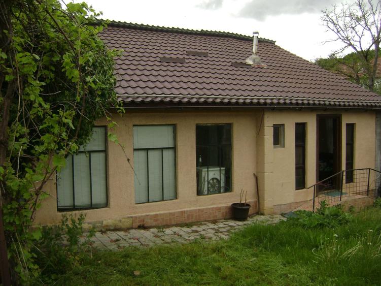 Casă cu 4 camere în Exterior Sud