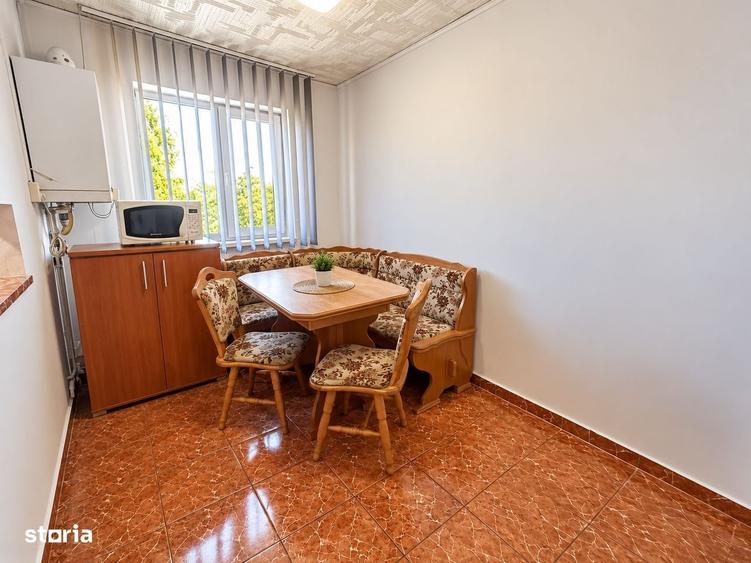 Apartament cu 3 camere semidecomandat în Florilor