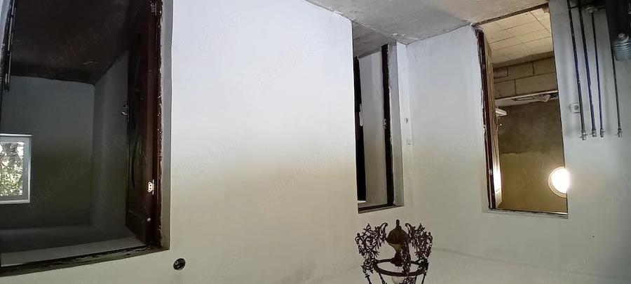 Casă cu 3 camere cu Teren 908 Mp în Parța