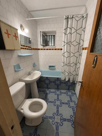 Apartament cu 3 camere semidecomandat în Trivale