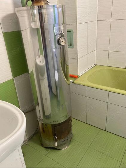 Apartament cu 3 camere decomandat în Merișani
