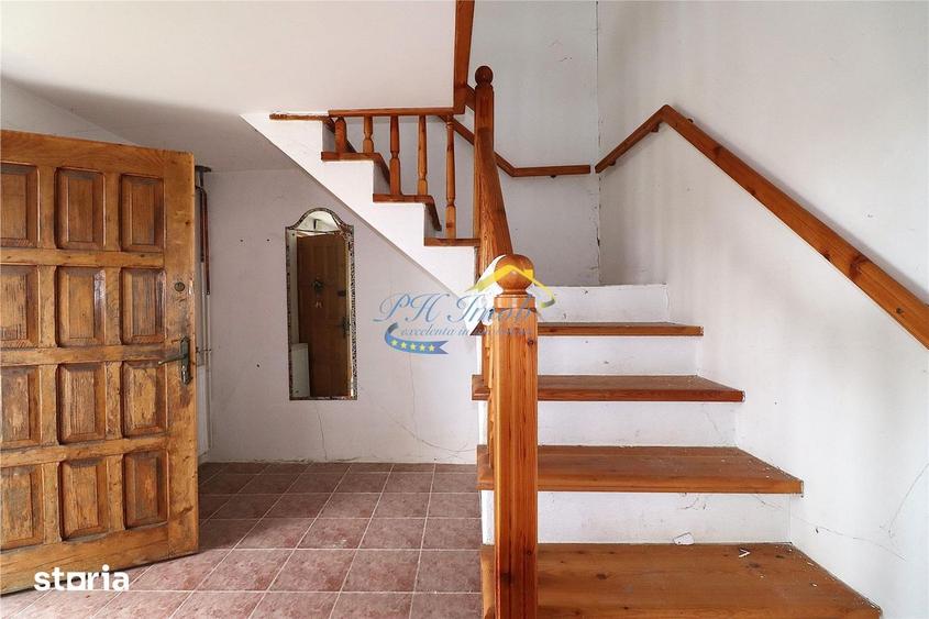 Apartament cu 3 camere în Podul Vadului