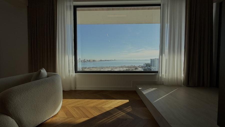 Penthouse cu 6 camere decomandat în Mamaia