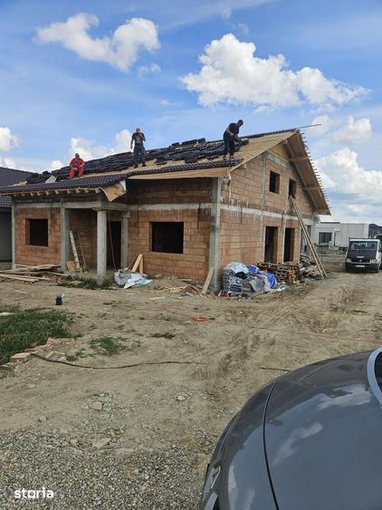 Casă cu 4 camere cu Teren 504 Mp în Central