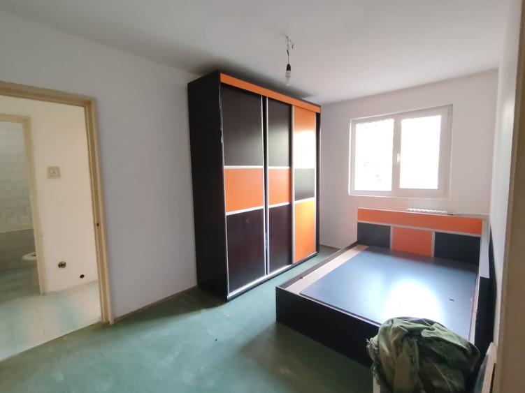 Apartament cu 3 camere circular în Drumul Taberei