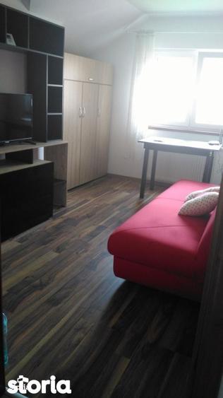 Apartament cu 2 camere decomandat în Intim
