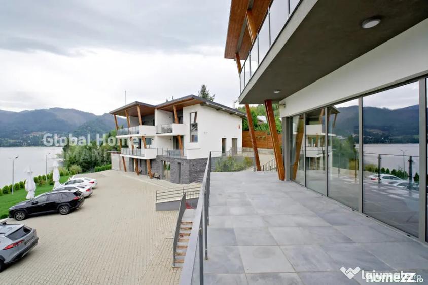 Casă cu 7 camere cu Teren 3888 Mp în Colibița