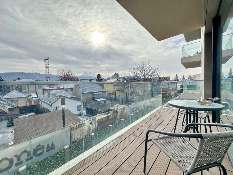 Apartament cu 3 camere decomandat, mobilat în Central