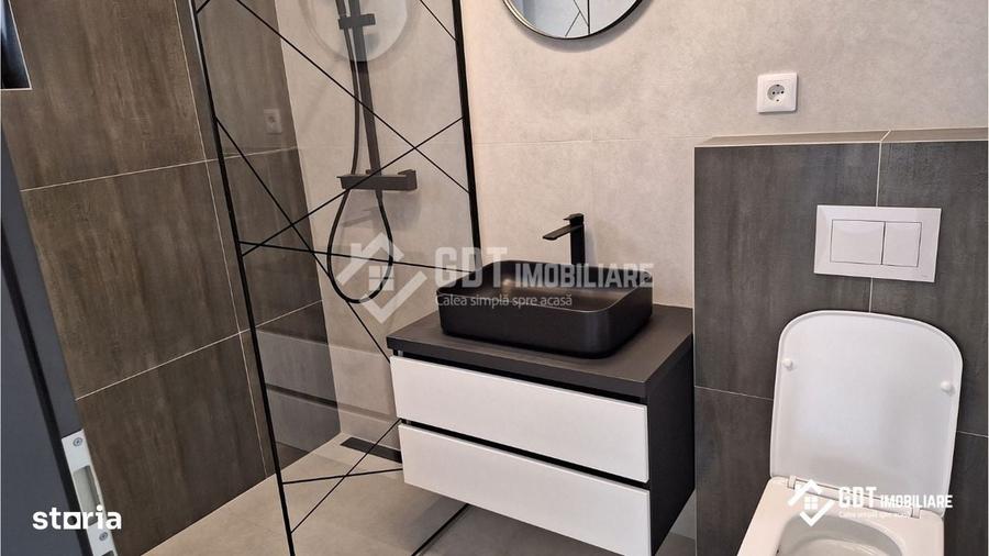 Casă cu 4 camere decomandat în Central