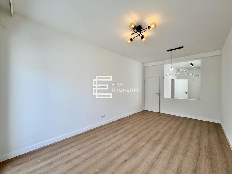 Apartament cu 3 camere decomandat în Cristian