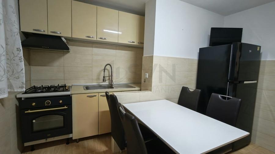 REA1029680 Apartament 4 camere decomandat, Rond Alba Iulia, mobilat, 2 băi, 2 b - 4
