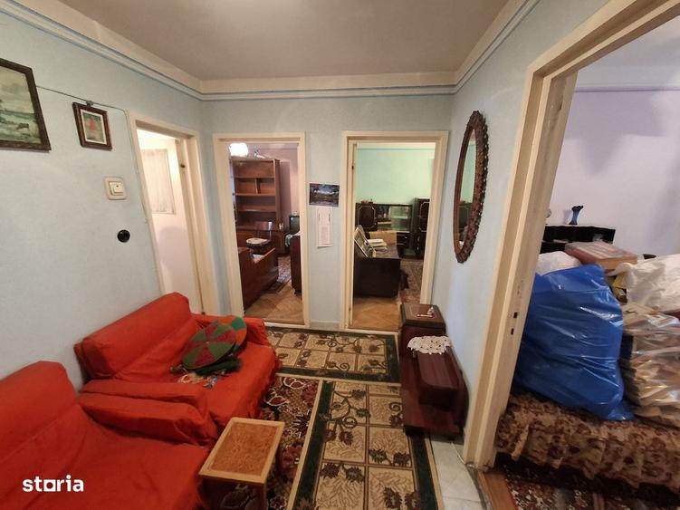 Apartament cu 3 camere decomandat în Banca Națională