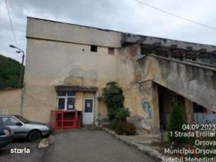 Spațiu comercial, de 375 mp, în Central
