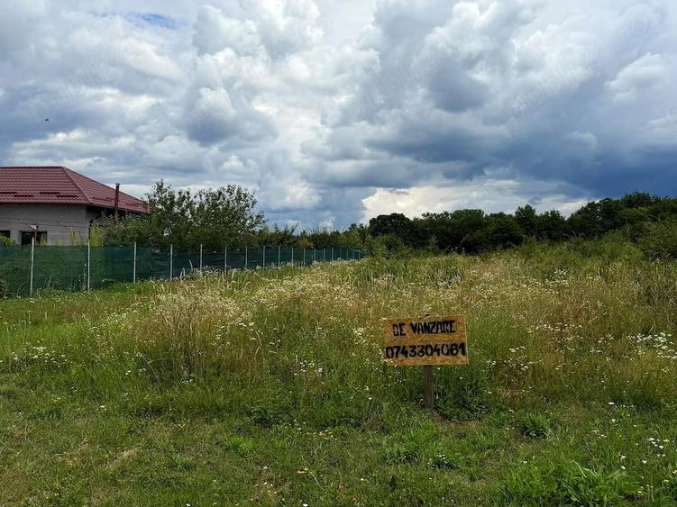 Teren de 2200 mp, în Central