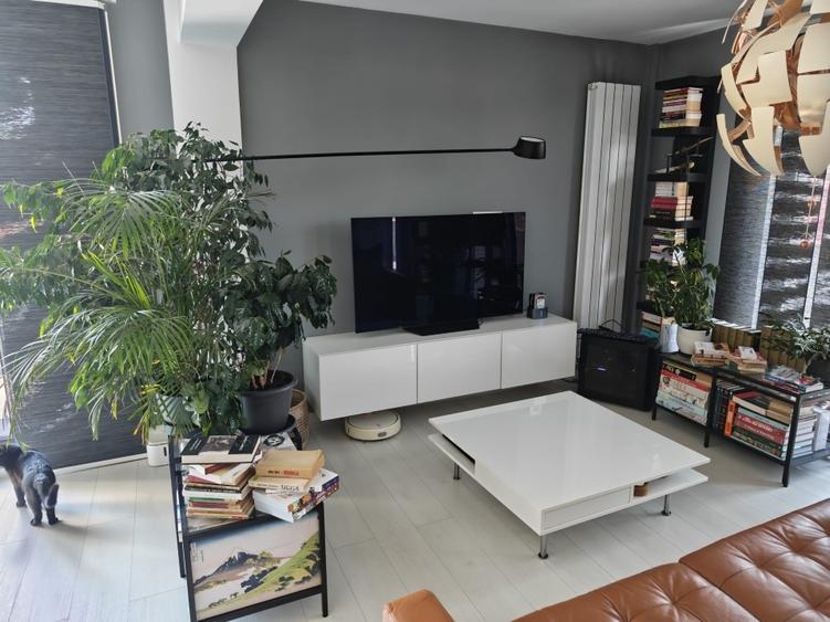 Apartament cu 3 camere decomandat, mobilat în Florești