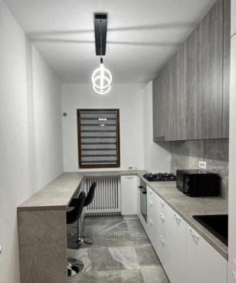 Apartament cu 2 camere decomandat, mobilat în Metalurgiei