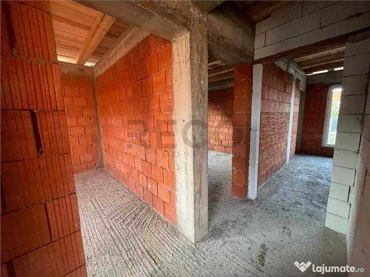 RECO Casa plan parter cu 3 dormitoare-la rosu- Paleu - 2