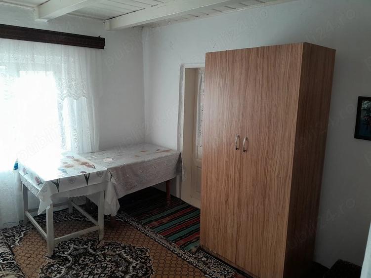 Casă cu 2 camere cu Teren 700 Mp în Doljești