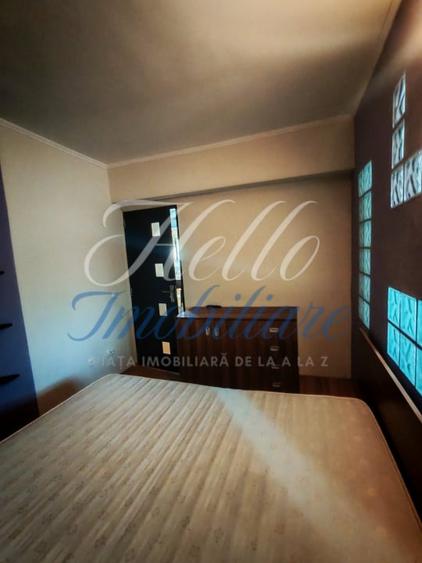 Apartament cu 3 camere decomandat în Florești