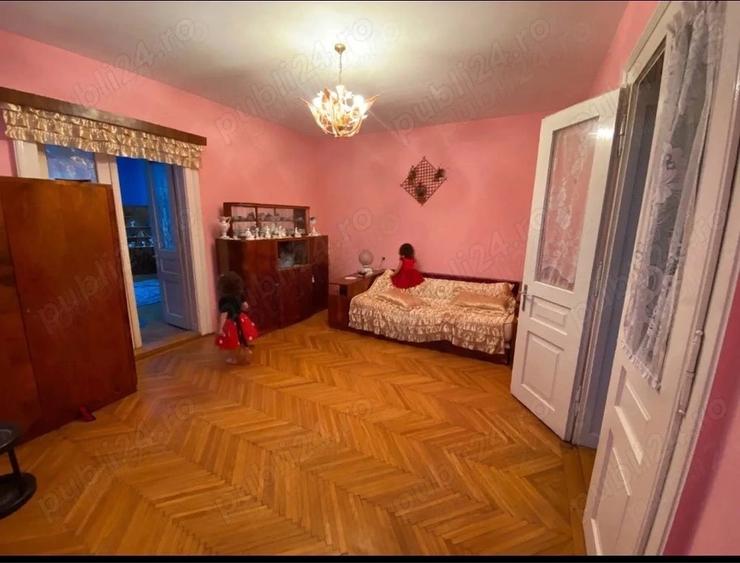 Casă cu 5 camere în Tărlungeni