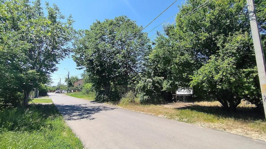 Teren de 6000 mp, în Central