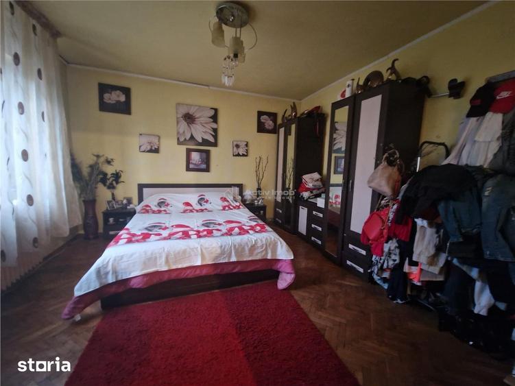 Casă cu 5 camere cu Teren 430 Mp în Central
