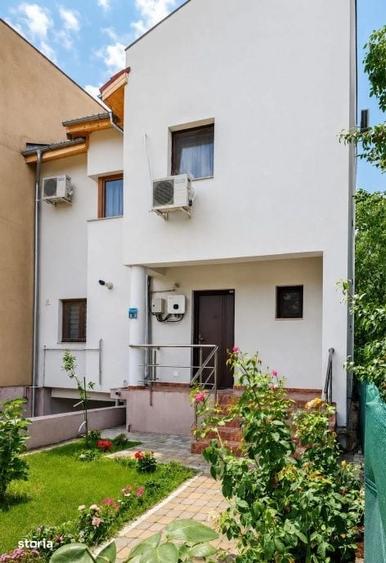 Casă cu 4 camere în Pajura