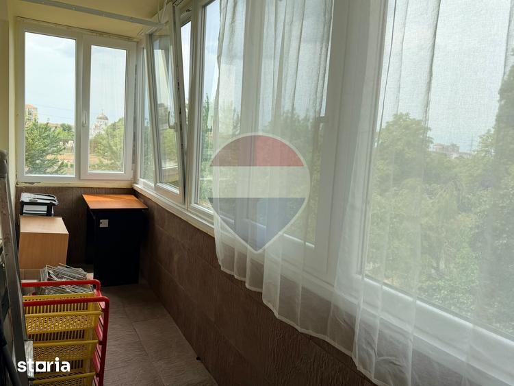 Apartament cu 3 camere în Decebal