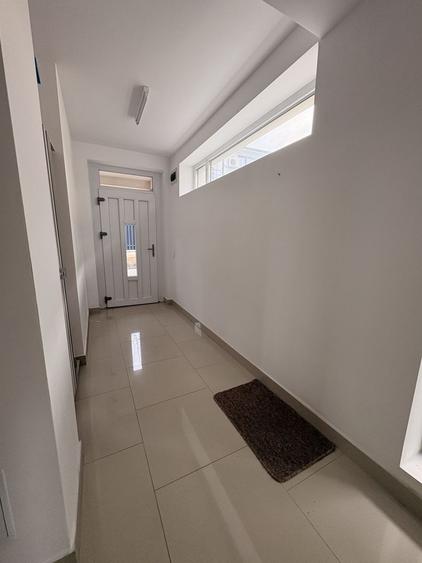 Duplex cu 4 camere cu Canalizare în Europa