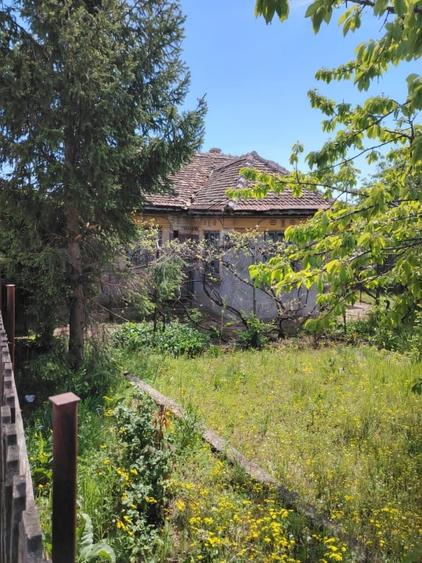 Casă individuală cu 3 camere cu Teren 2800 Mp în Caraula