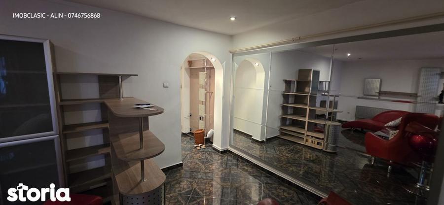 Apartament cu 3 camere decomandat în Micro 6