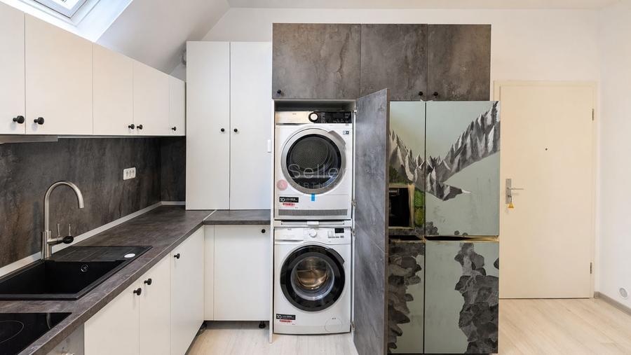 Apartament cu 3 camere decomandat, mobilat în Brașovul Vechi