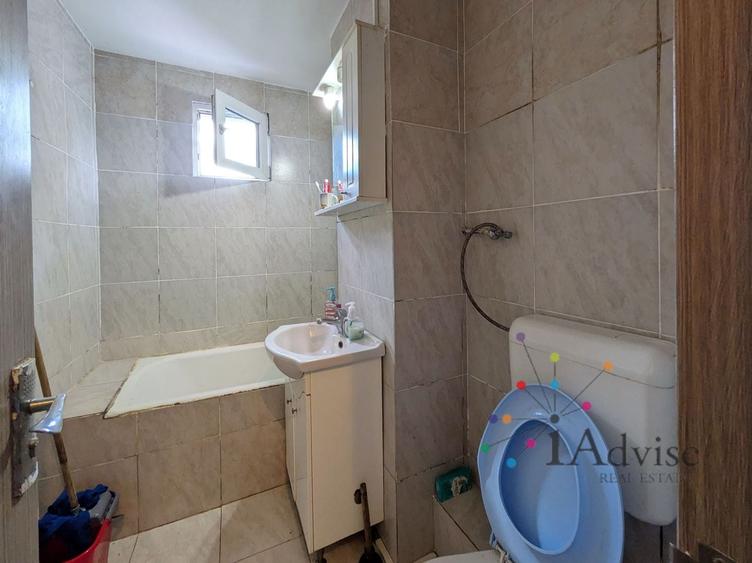 Apartament cu 4 camere decomandat în Dârste