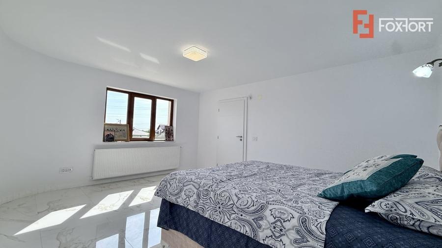 Casă individuală cu 6 camere cu Canalizare în Moșnița Nouă