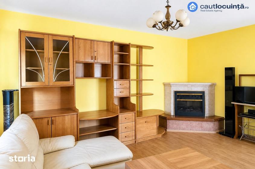 Casă cu 10 camere cu Teren 425 Mp în Dobroești